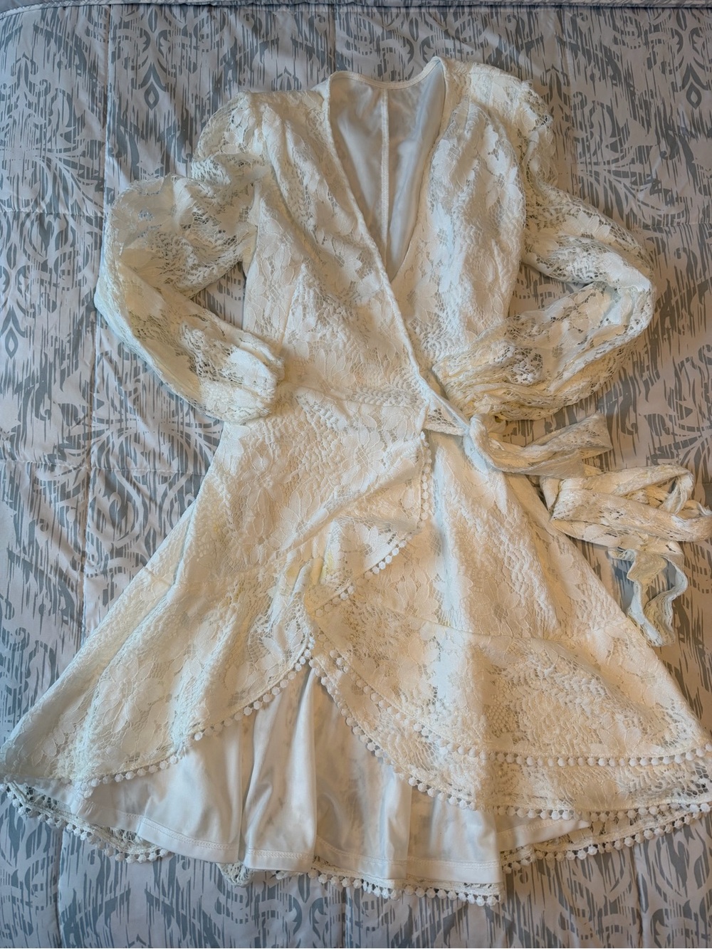 Women's White Lace Wrap Dress - Picture 1 of 4
